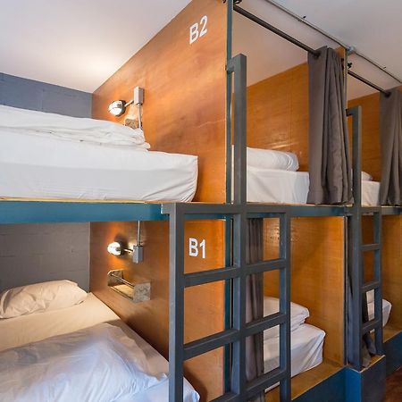 Funwahn Hostel And Cafe Τσιάνγκ Μάι Εξωτερικό φωτογραφία