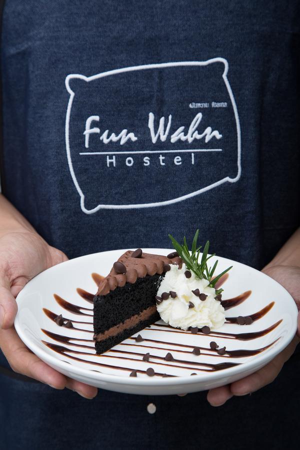 Funwahn Hostel And Cafe Τσιάνγκ Μάι Εξωτερικό φωτογραφία