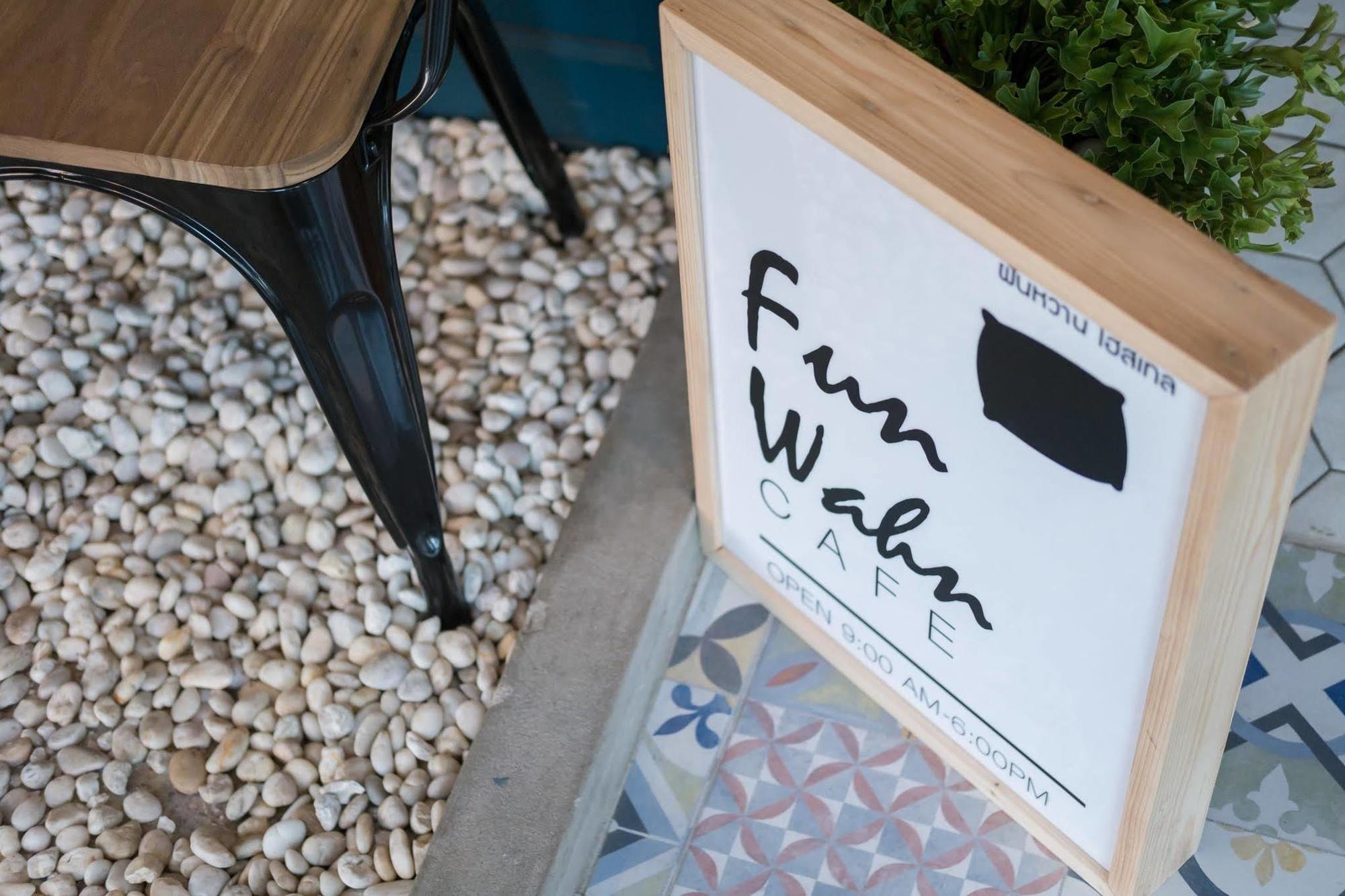Funwahn Hostel And Cafe Τσιάνγκ Μάι Εξωτερικό φωτογραφία