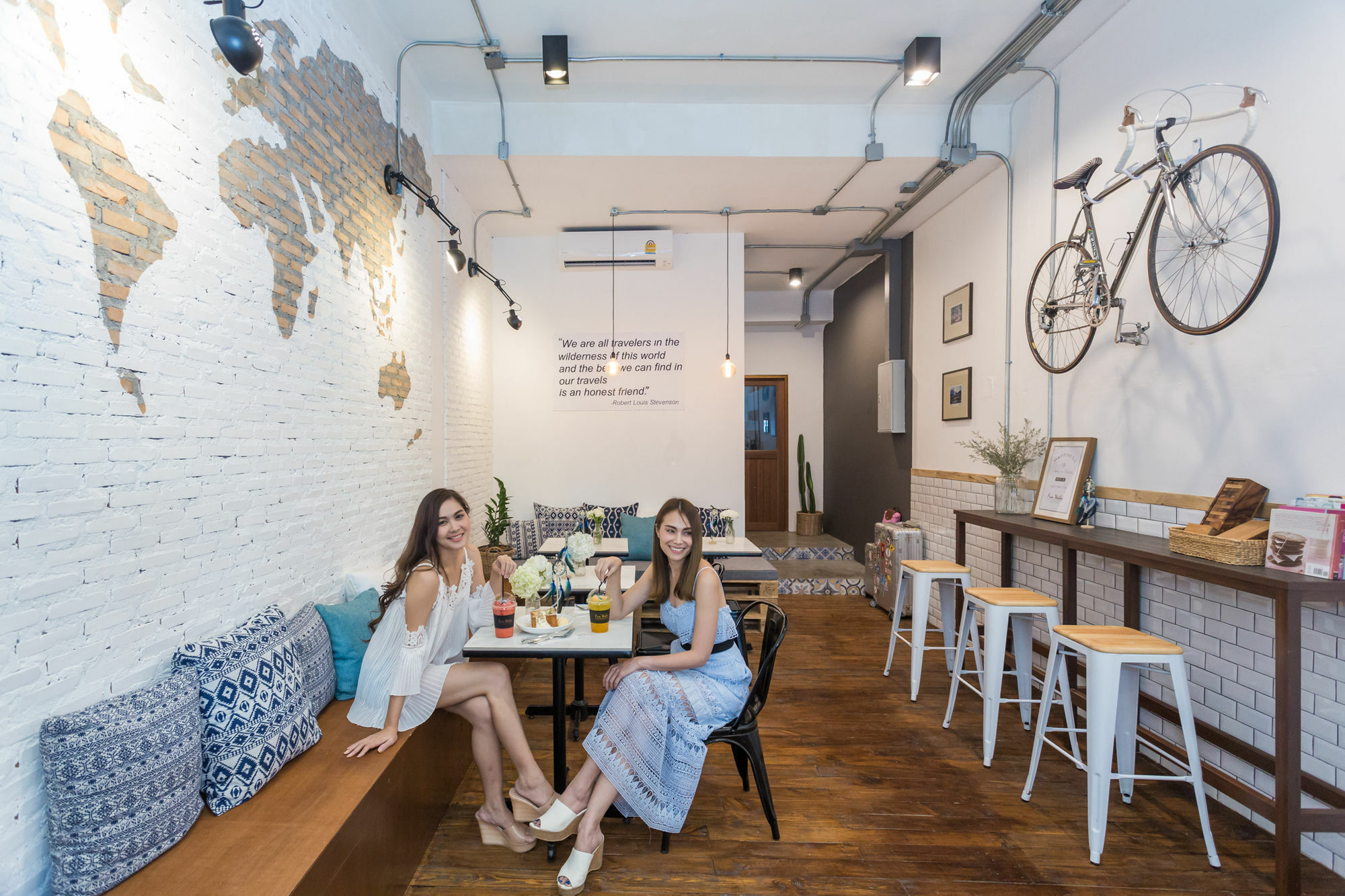 Funwahn Hostel And Cafe Τσιάνγκ Μάι Εξωτερικό φωτογραφία
