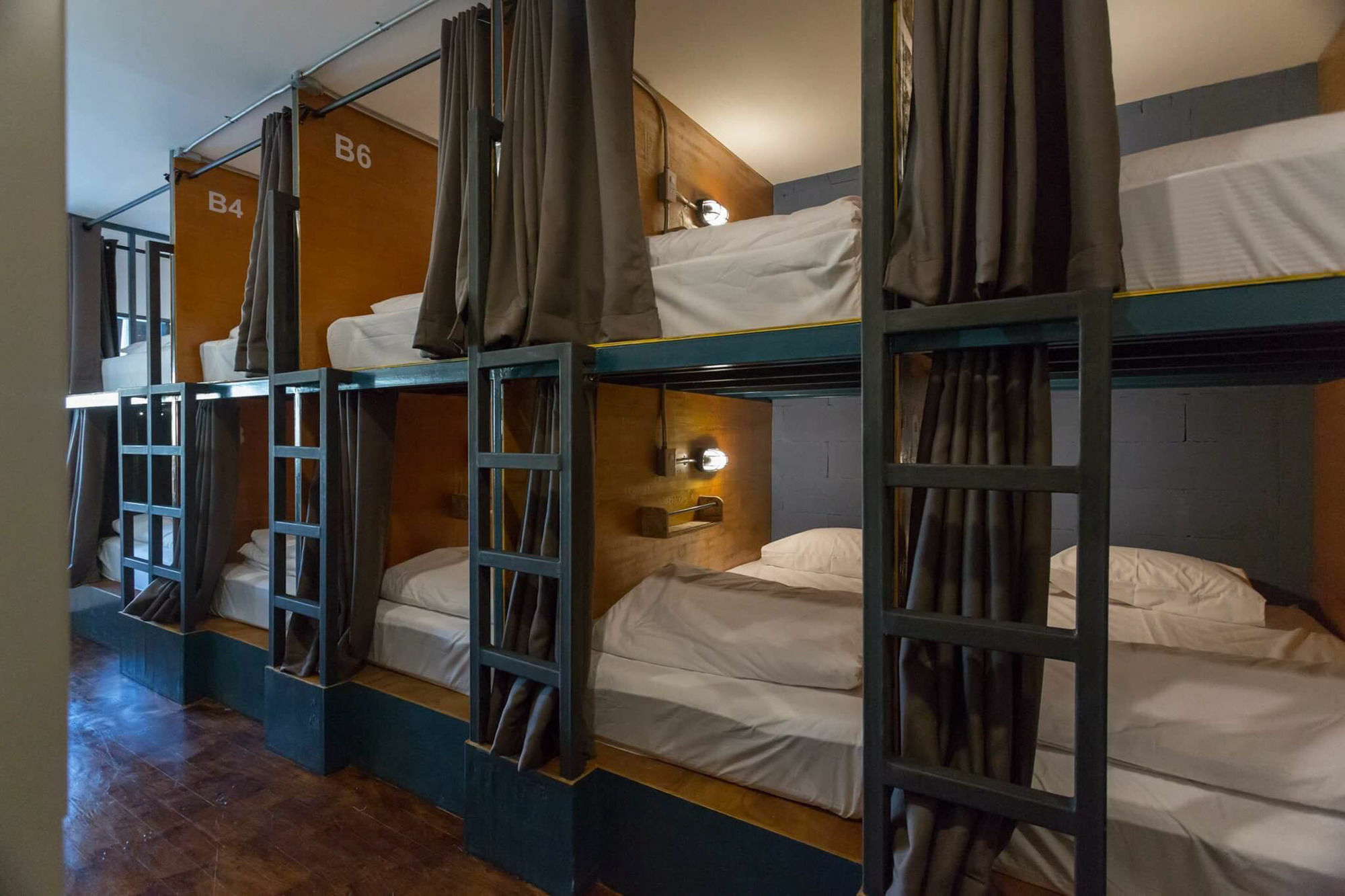 Funwahn Hostel And Cafe Τσιάνγκ Μάι Εξωτερικό φωτογραφία