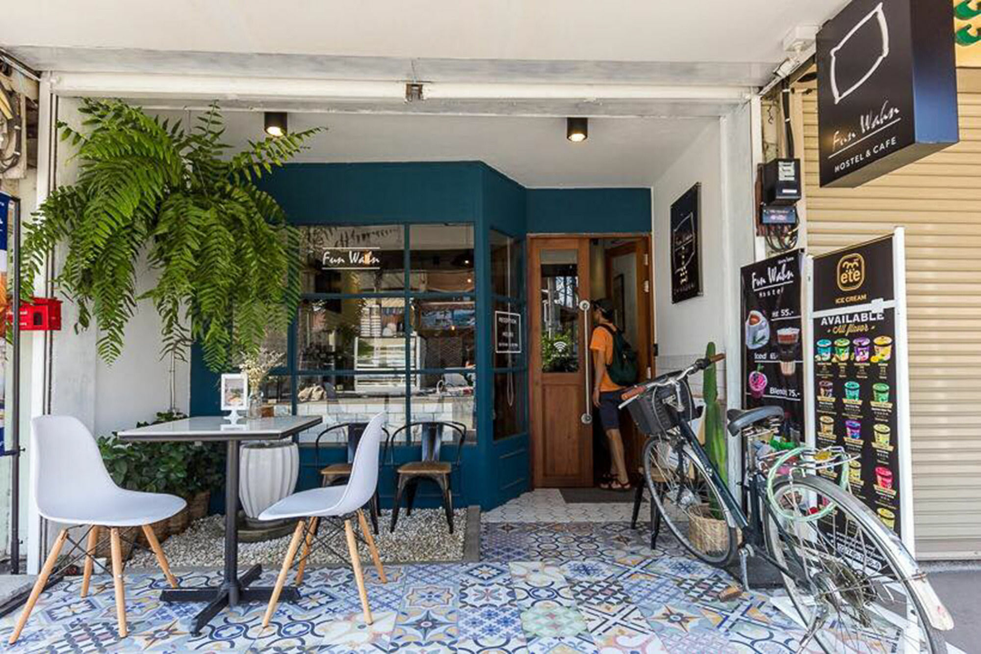 Funwahn Hostel And Cafe Τσιάνγκ Μάι Εξωτερικό φωτογραφία