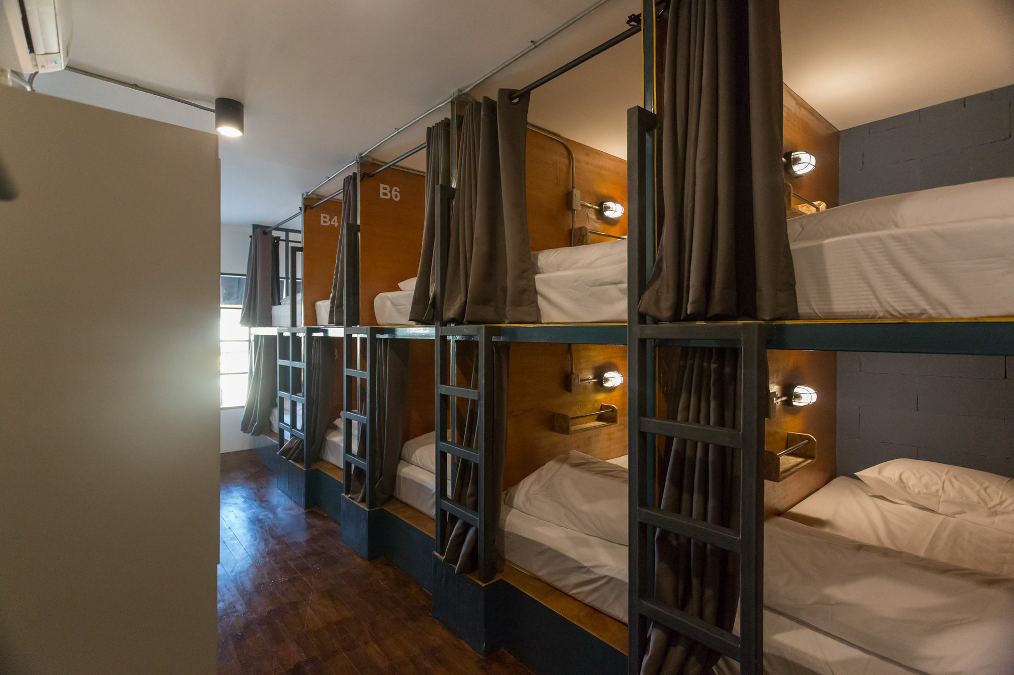 Funwahn Hostel And Cafe Τσιάνγκ Μάι Εξωτερικό φωτογραφία