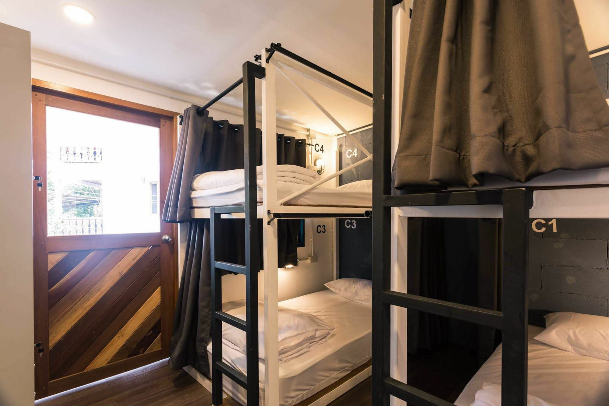Funwahn Hostel And Cafe Τσιάνγκ Μάι Εξωτερικό φωτογραφία