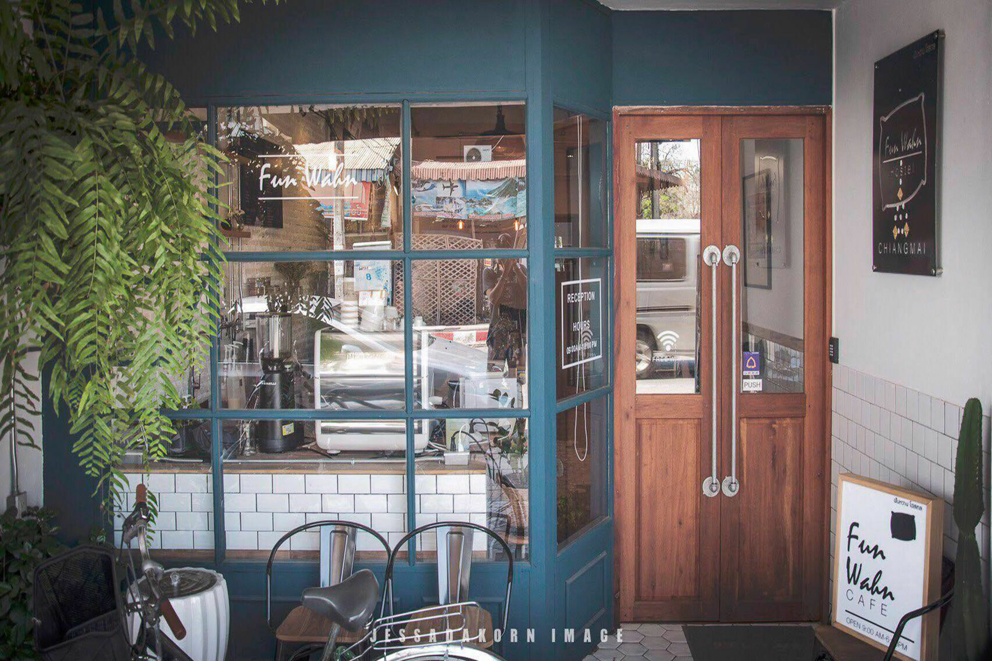 Funwahn Hostel And Cafe Τσιάνγκ Μάι Εξωτερικό φωτογραφία