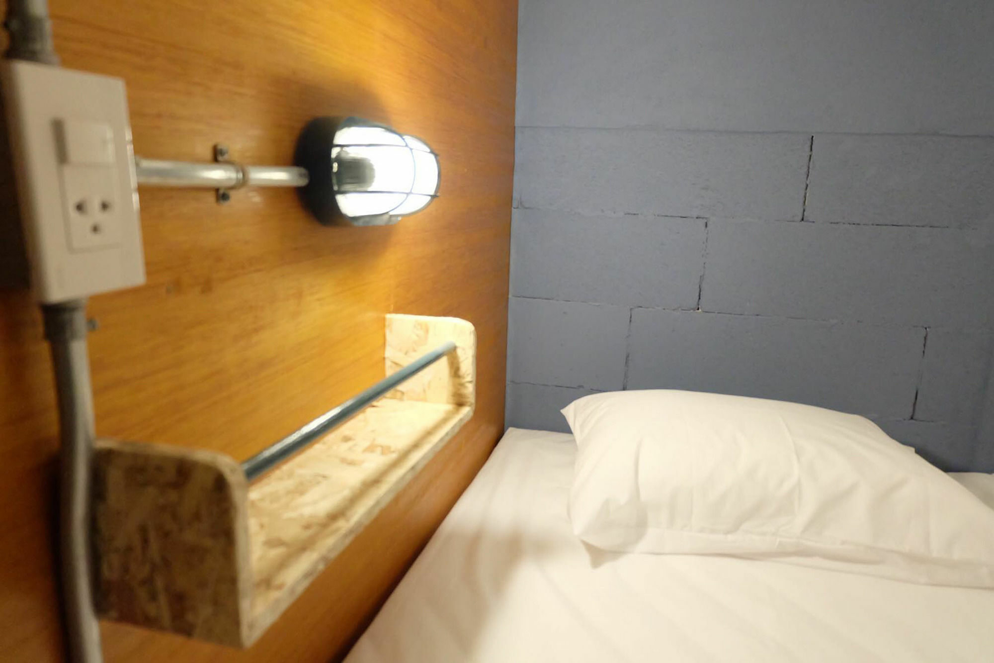 Funwahn Hostel And Cafe Τσιάνγκ Μάι Εξωτερικό φωτογραφία