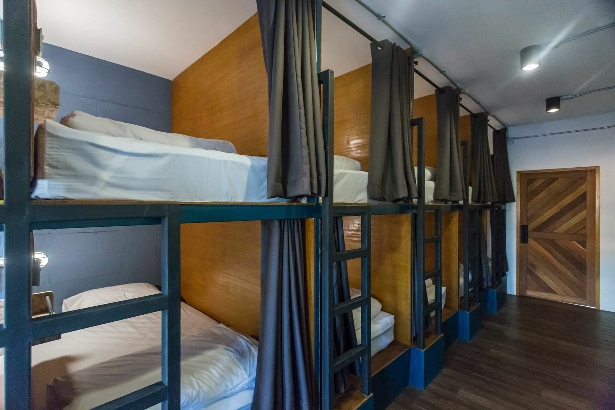 Funwahn Hostel And Cafe Τσιάνγκ Μάι Εξωτερικό φωτογραφία